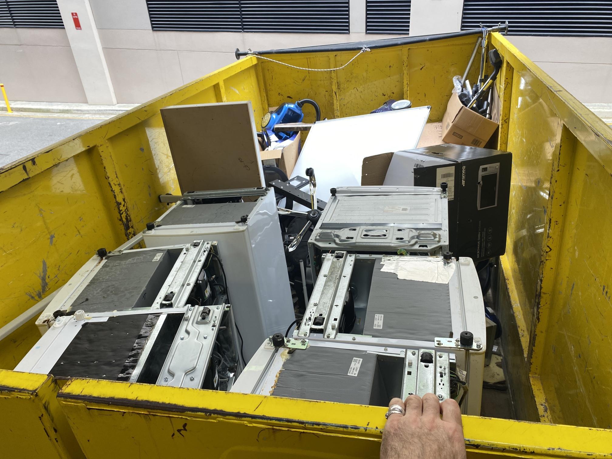 How Rubbish Removal Services Help Sydney Companies Stay Compliant